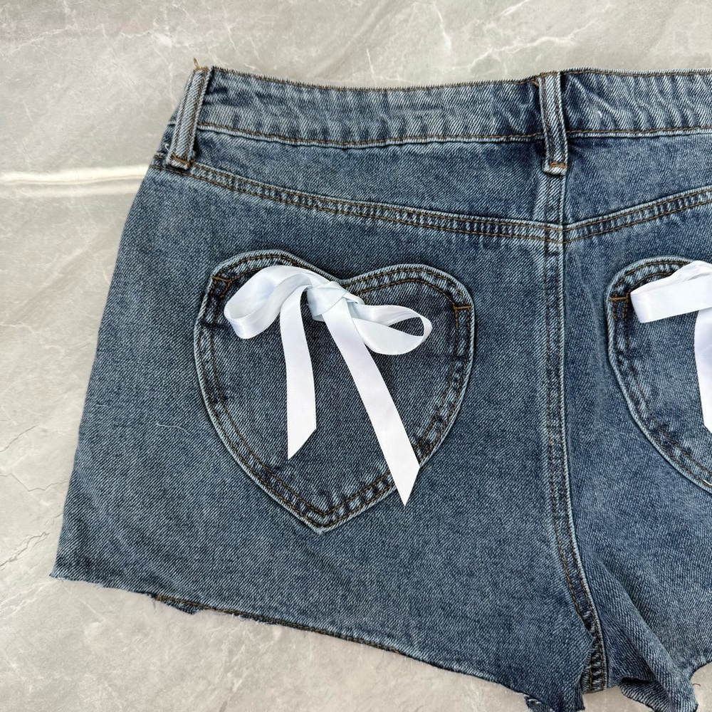 Women’s Ashley Mason Denim Jean Shorts Hearts Ribbon Bow Cottagecore Size 9 / 29 - Picture 8 of 16